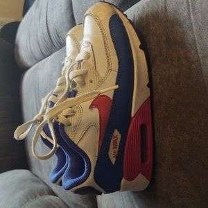 Boys Nike air max sneakers